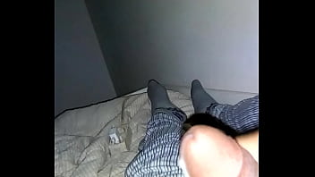 Preview 2 of Pakistan Girls Fucking Amica - Masturbandome en la cama,  me sale un chorro de semen