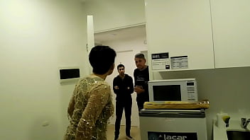 Preview 1 of Mega Vitinho - ESPOSA NINFOMANA,  PSIC&Oacute_LOGO VAGA,  3 pastores batem na porta e minha irm&atilde_ fode eles numa orgia terr&iacute_vel na frente do marido,  eu a vi t&atilde_o fudendo que foi dif&iacute_cil para mim participar