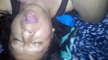 Preview 2 of Upskirt Wind - chica trans mamando rico