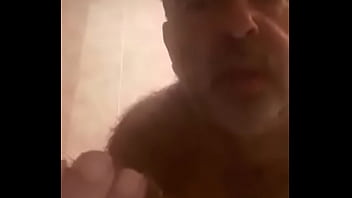 Preview 3 of Xvdlos Com - Mi marido cuernudo adicto a comer Parte 2