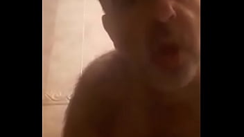 Preview 4 of Xvdlos Com - Mi marido cuernudo adicto a comer Parte 2