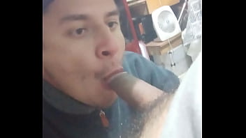 Preview 3 of Xxx Age 23 Full Videos - Mamando verga de maduro.