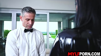 Preview 3 of Bollywood Actress Katrena Xxx Bf - Hot Butler fucks a sexy MILF