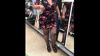 Preview 3 of Old Young Lezdom - Vestido en el super