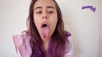 Preview 2 of Video Bokep Anak Pesantren - Linda chica hace ahegao con la lengua afuera