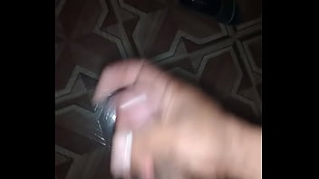 Preview 2 of Danger Xnxx Big Boobs - Novinho batendo uma punheta gostosa