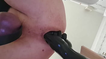 Preview 2 of Butt Booty Dress Tease - dildo a forma di braccio