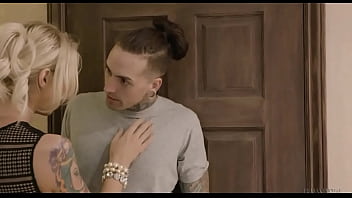Preview 1 of Bp Dog Xxx - Hot shemale fucks guy ass