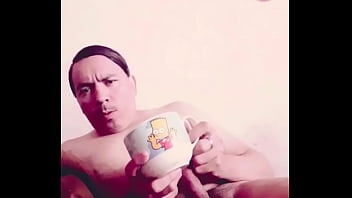 Preview 1 of 3gp Family - Tomando cafe desnudo