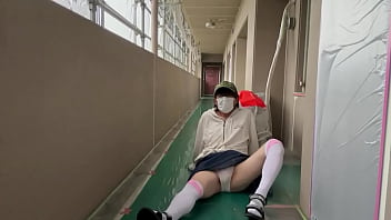 Preview 4 of Akhe Almger Sex - 女装子まゆちゃんが自宅マンションの共用廊下でパンチラしてプチ露出を楽しんでいる　その2