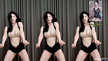 Preview 2 of Desi Giirl - KOrea Bitch Dance