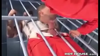 Preview 3 of Hdpornmoies - Diversi&oacute_n en la c&aacute_rcel.