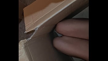 Preview 1 of Hisap Puting Awek Melayu - SNEAKY MASTURBATION in my clueless HOUSEMATE&#039_S CARDBOX lol (i squirt it all inside too :))