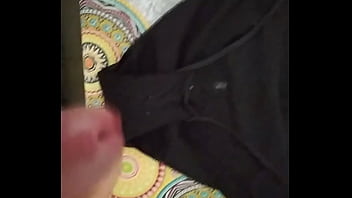 Preview 3 of You Tube Mp4 - Corrida en bragas de mi mujer 154