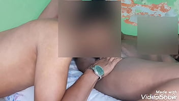 Preview 2 of Singapore Xhamster - Beijar o gramado antes de entrar em campo.