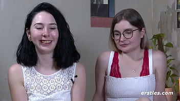 Preview 3 of Family Sex Shemale - Joanas doppeltes erstes Mal