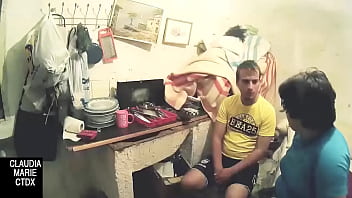Preview 2 of Dahuvj Ikc - Una casa llena de basura y una pareja a la que no le gusta tener sexo entre suciedad