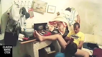 Preview 4 of Dahuvj Ikc - Una casa llena de basura y una pareja a la que no le gusta tener sexo entre suciedad
