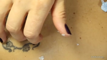 Preview 3 of Soney Lione - Hot wax in bellybutton