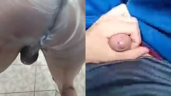 Preview 2 of Friend Hot Mom Taboo - Tomando banho e o safado na punheta