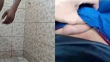 Preview 1 of Friend Hot Mom Taboo - Tomando banho e o safado na punheta