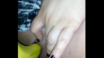 Preview 3 of Big Tiita - Masturbandome con la banana