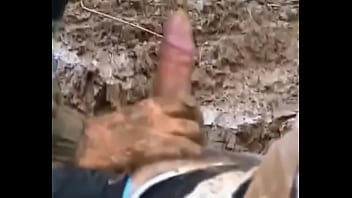 Preview 2 of African Sex Movi - Sexo gay en un bosque de barro solos y perdidos