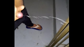 Preview 2 of Fake Coy - Ejaculation dans l&#039_escalier