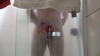 Preview 4 of Mata Beta - Branquinho loiro do pau rosado,  gozando no banheiro