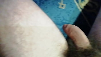 Preview 1 of Ten Hairly - Primera paja en el pasillo
