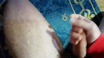 Preview 4 of Ten Hairly - Primera paja en el pasillo