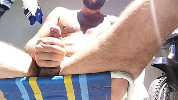 Preview 4 of Indiean Buzzer Sex - Pelad&atilde_o tomando sol de pau duro na quarentena