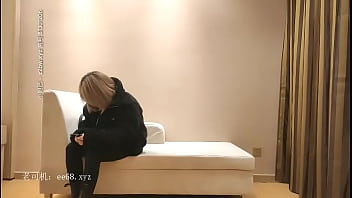 Preview 1 of Hot Babe In Shorts Fucked - 一屌极品寻欢丰满放荡骚妇高颜值苗条身材   妹子自摸诱惑: 站操连干两炮 高清