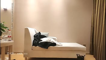 Preview 4 of Hot Babe In Shorts Fucked - 一屌极品寻欢丰满放荡骚妇高颜值苗条身材   妹子自摸诱惑: 站操连干两炮 高清