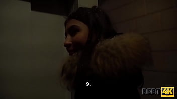 Preview 1 of Xxx Fuck Movis - DEBT4k. Elegante Miss mit perfekten Formen fickt f&uuml_r ihr neues Auto