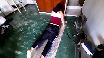 Preview 1 of Hot Pijat - Instructor de yoga confianzudo visto en primera persona (real pov sex)