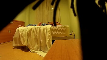 Preview 1 of Sexy Teachir - Pareja pillada en un hotel mientras ella le come el culo y le mete un dedo en el ano a su novio