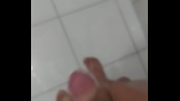 Preview 3 of Bug Bolls - punheta no banho