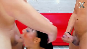 Preview 3 of Sexo Chapin - guys fuck her throat hard,  leaving the girl&#039_s head buried in their cocks