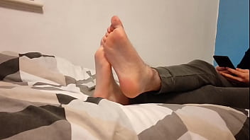 Preview 1 of Execise Xxx - Pass It On - Part 1 (barefoot Vore)