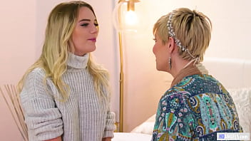 Preview 2 of Blodeing Fock - Kenna James Having Lesbian Sex With Medium Ryan Keely
