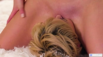 Preview 4 of Blodeing Fock - Kenna James Having Lesbian Sex With Medium Ryan Keely