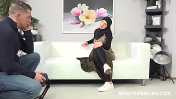 Preview 2 of Chalo Kro - Muslim woman wants photos from a horny photographer