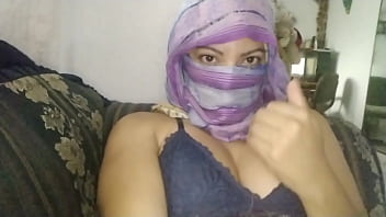 Preview 1 of Xaxy Hd Vedeo - Amateur Arab Mommy الجنس زوجة In Hijab Squirting And Playing With Pussy To Orgasm HARD