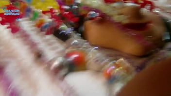 Preview 3 of Xvideo Indian Girl Mms Siliping - Diretor Rubens Badar&oacute_  deixa punheteiros gravar suruba de carnaval olha como foi. ( Completo no Xvideos Red )