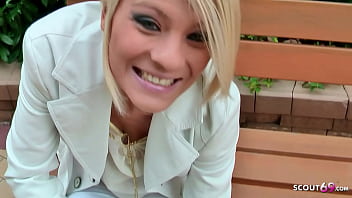 Preview 1 of Ebony Bbws - Schlanke Urlauberin abgeschleppt f&uuml_r einen versauten Footjob