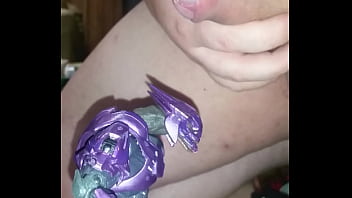 Preview 2 of Nahed Sex - pre cum on halo elite figure