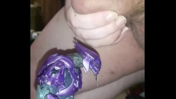 Preview 3 of Nahed Sex - pre cum on halo elite figure