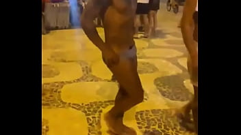 Preview 1 of Cam Sesx - pau pra fora em ipanema