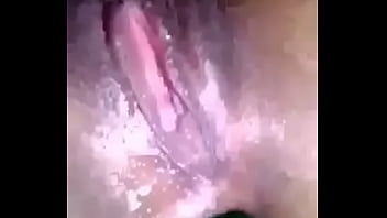 Preview 2 of Very Dangerous Girl Toilet - Masturbando com pepino